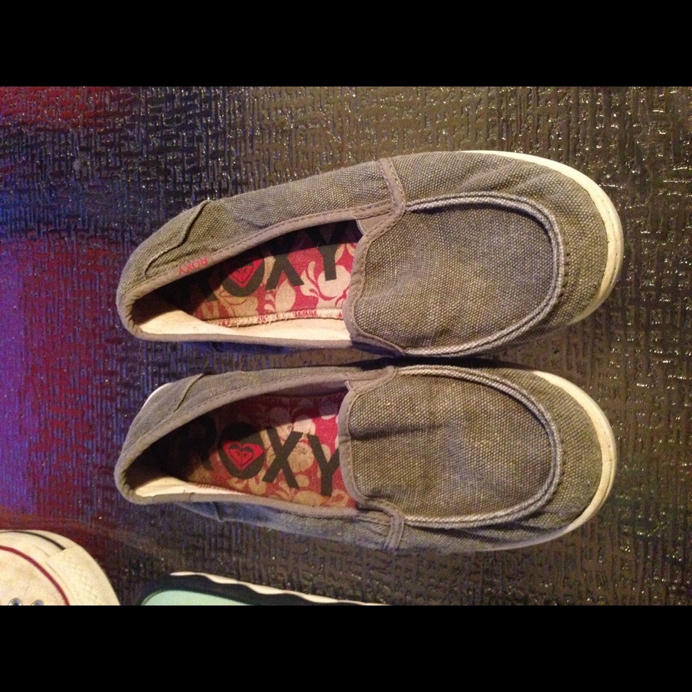 Gray Roxy's